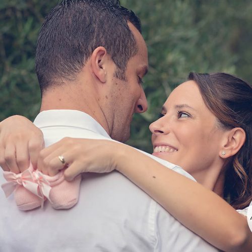 servizio fotografico maternità all'aperto